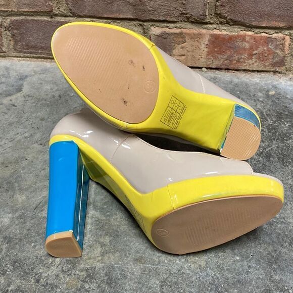Yoki Nude Peep Toe Block Heel Size 8 NWOT - Picture 5 of 6
